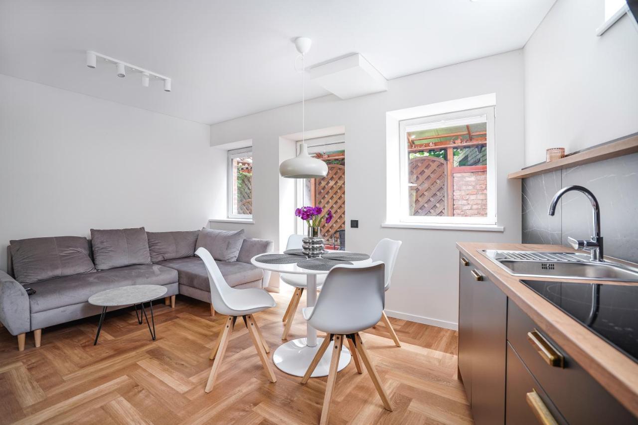 Exclusive Oldnew Apartments In City Center Panevėžys Exteriör bild